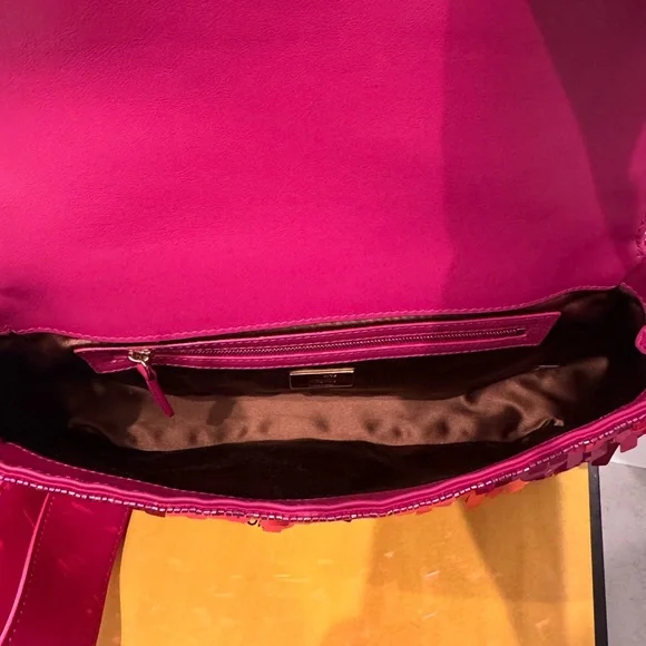 Fendi Fuchsia Pink Sequin Baguette Gold Hardware ‘Sex and the City’ New Rare - Picture 15 of 15